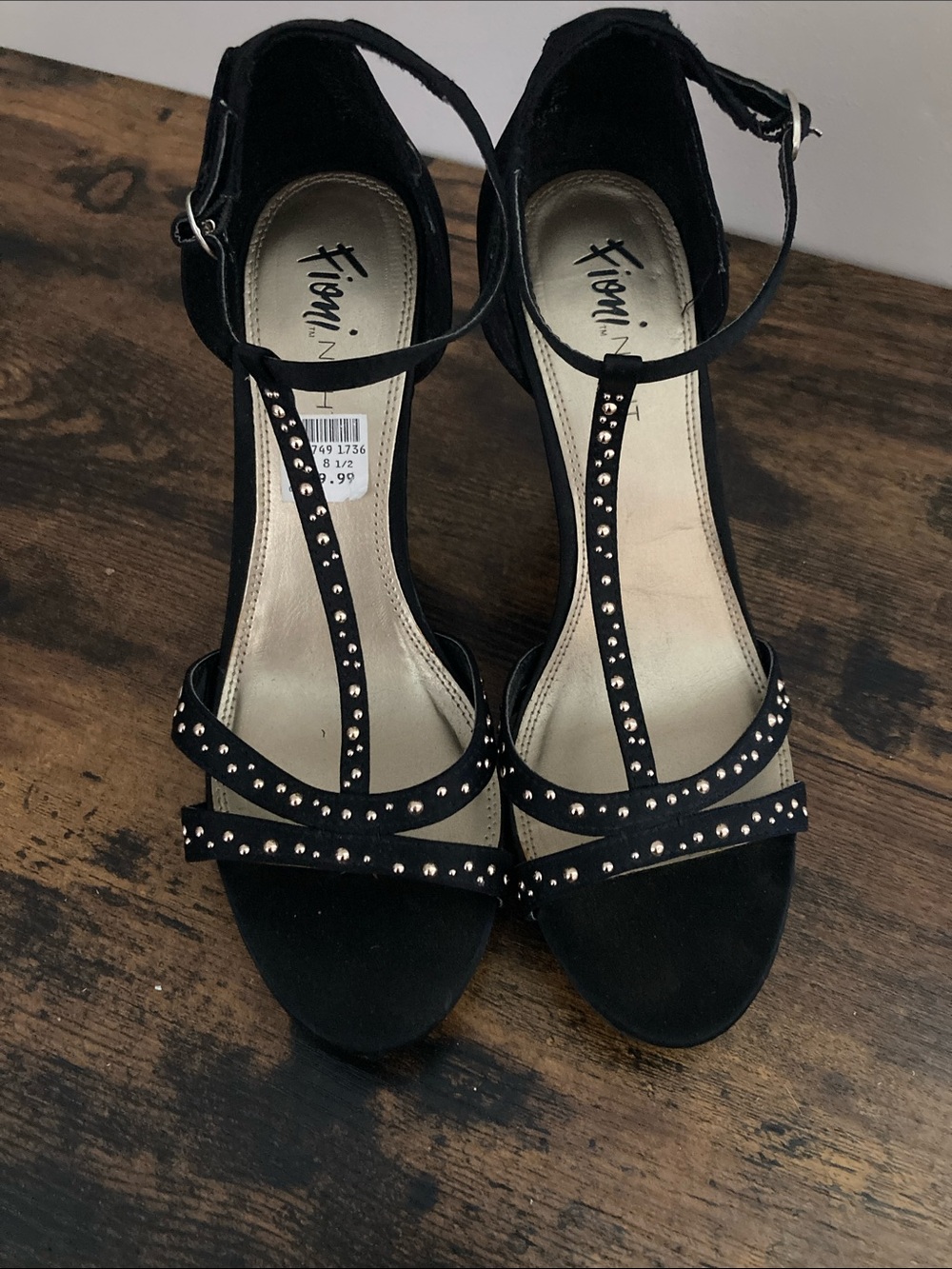 FIONI Clothing Black Studded T-Strap Heeled Sandals Size 8.5 New